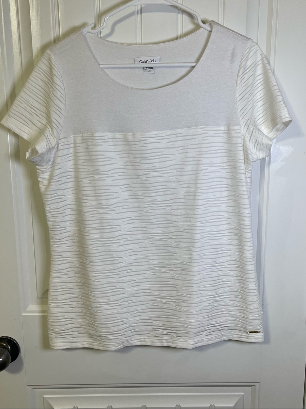 Calvin Klein Large White Short-Sleeve Textured Crew Tee Semi Sheer Fully Lined